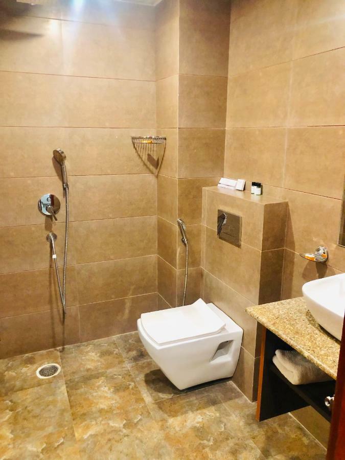 Red Crown Hotel Нью-Дели Экстерьер фото