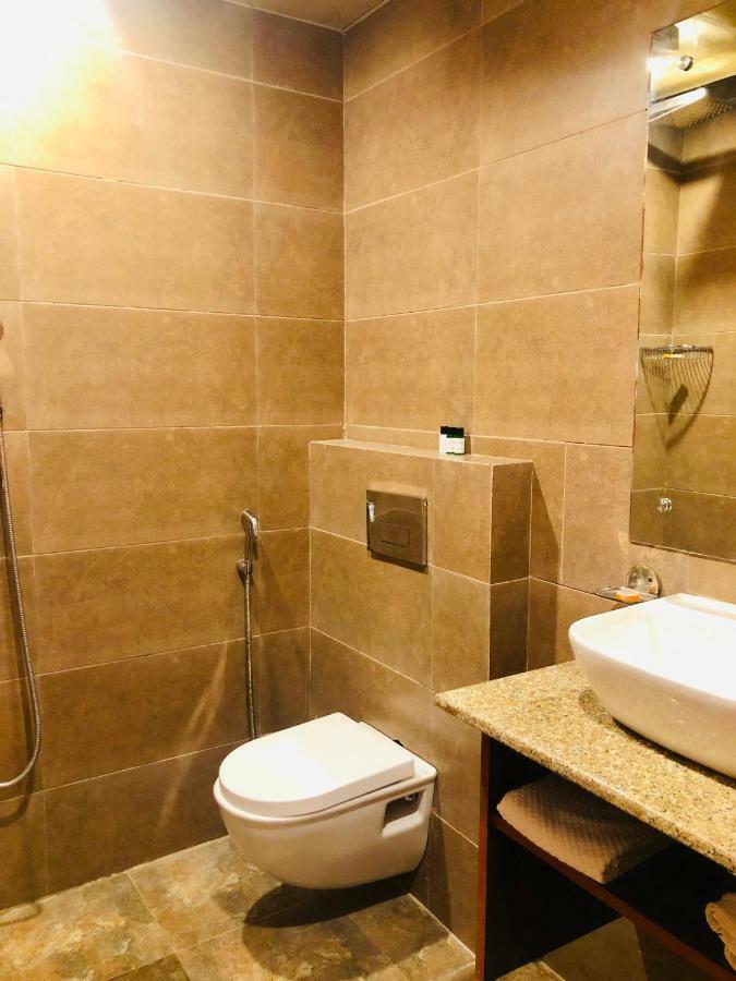 Red Crown Hotel Нью-Дели Экстерьер фото